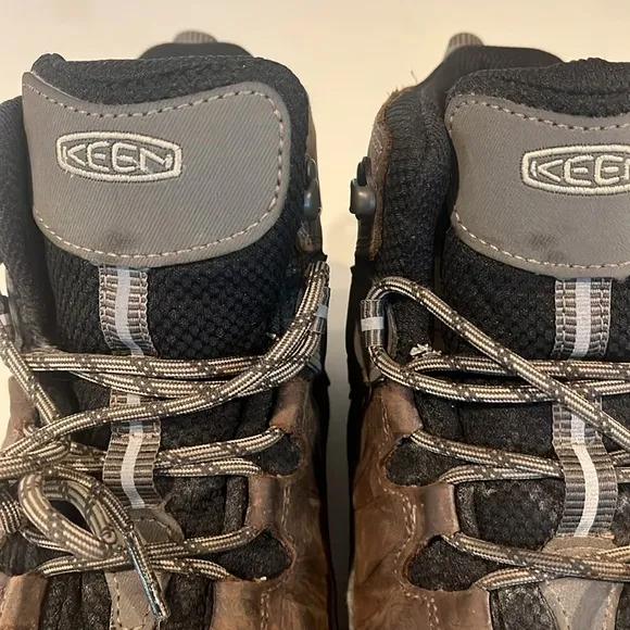 Keen Hiking boots Sz 11 waterproof NWOT