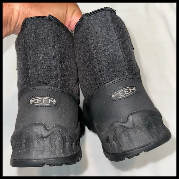 Keen 🥾🔥🌧️❄️Hood NXIS Waterproof Winter Pull On One Owner Like New 👍🏼