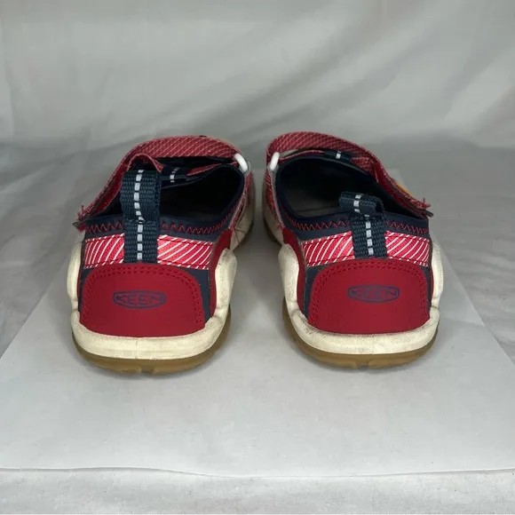 Keen Knotch Creek Sandals Waterproof Outdoor Shoes Girls Boys Size 13