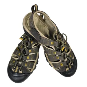 Keen Men's Newport H2 Closed Toe Water Sandals in Raven/Aluminum Size 10.5