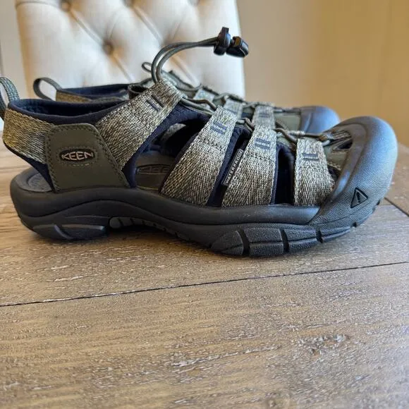 KEEN Mens Newport H2 Sandals Size 9.5 EU 42.5 Waterproof Hiking Shoes NEW Green
