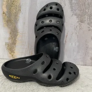 Keen Men's Yogi Slip-Ons (8) comfortable and safe 🦶🦶