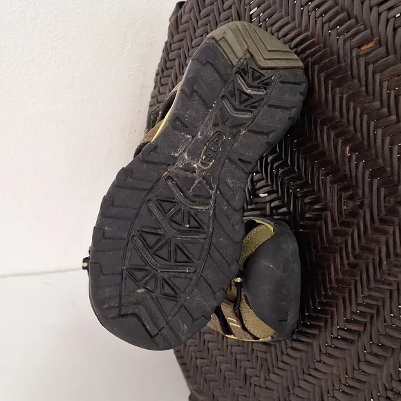 Keen Newport H2 Waterproof Sandals Kids Sz 10