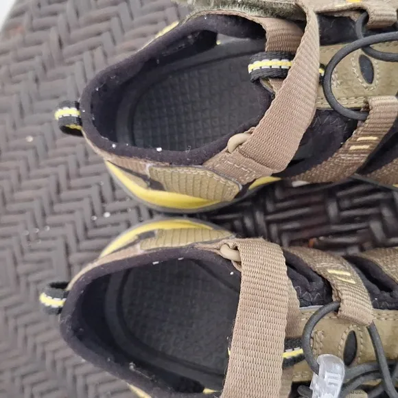 Keen Newport H2 Waterproof Sandals Kids Sz 10