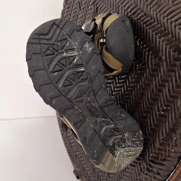 Keen Newport H2 Waterproof Sandals Kids Sz 10
