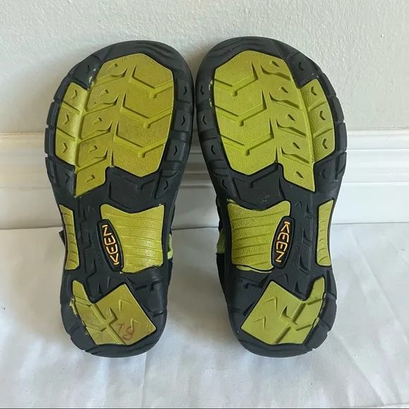 Keen Newport H2 Waterproof Sandals Youth Boys Size 4