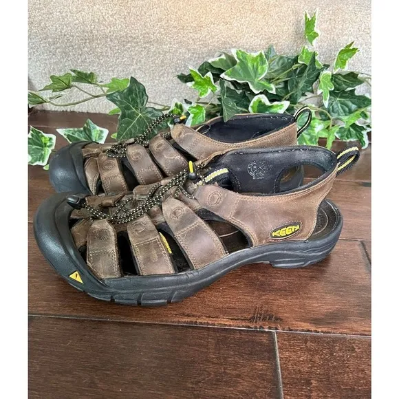 Keen Newport men's brown leather waterproof sandals size 12