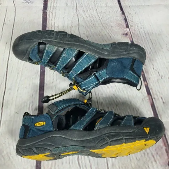 Keen  Size 6 Newport Waterproof Slip on Sandals