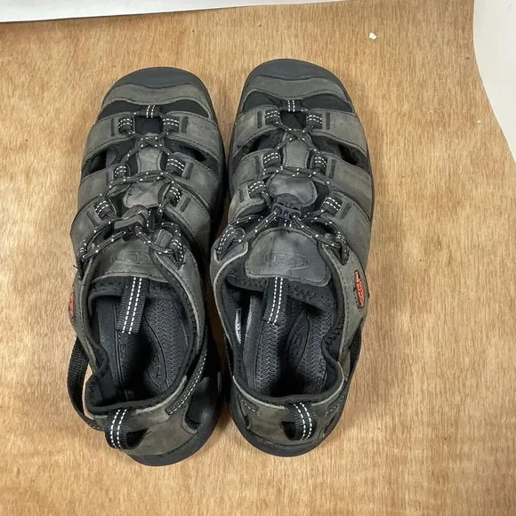 Keen Targhee III Men Size 8.5  1022428 Waterproof Hiking Sandals Green Black