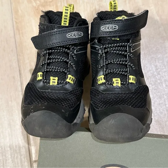 KEEN Wanduro waterproof Kids Black Hiking boots toddler size 9