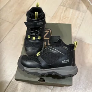 KEEN Wanduro waterproof Kids Black Hiking boots toddler size 9