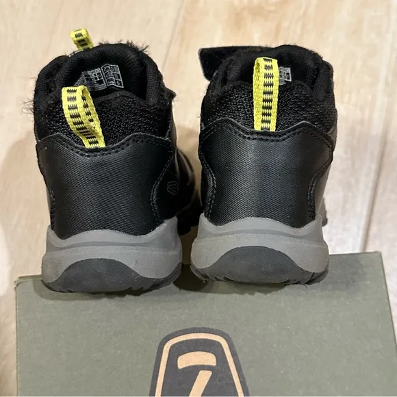KEEN Wanduro waterproof Kids Black Hiking boots toddler size 9