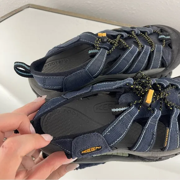KEEN Womens Navy Blue Dream Black Newport H2 Waterproof Outdoor Hiking Sandals