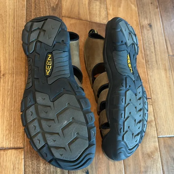 Keens Newport Anatomical Footbed sandals. Sz 12
