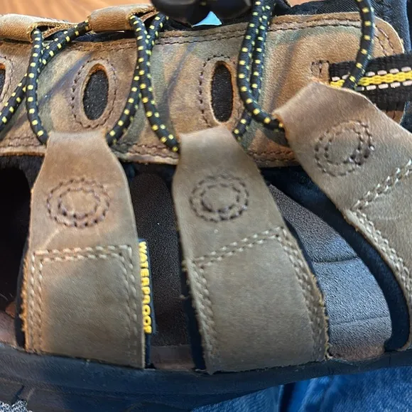 Keens Newport Anatomical Footbed sandals. Sz 12