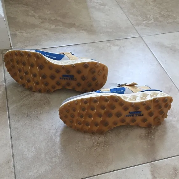 Kids' Gray and Blue Athletic Shoes