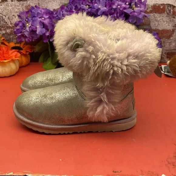 Kids' Silver Furry Boots Uggs SZ 6