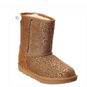 Kids UGG Boots Size 6 Leopard Print - worn 1x UGG Kids Classic II Glitter Boot