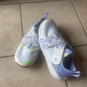 Kids' White and Purple Nike