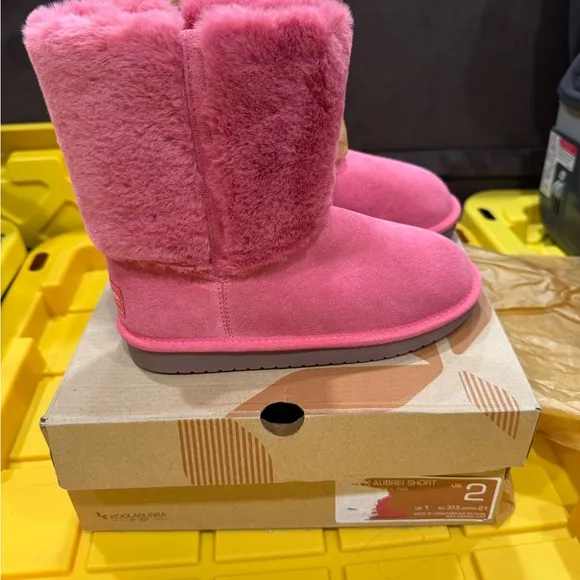 Koolaburra by Ugg Audrei Cozy Pink Fur-Lined Girl’s Boots size 2Y