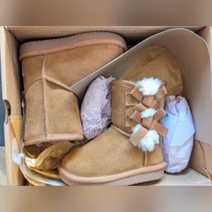 Koolaburra by UGG faux fur Chestnut boot with bows size 5 (Little kid)