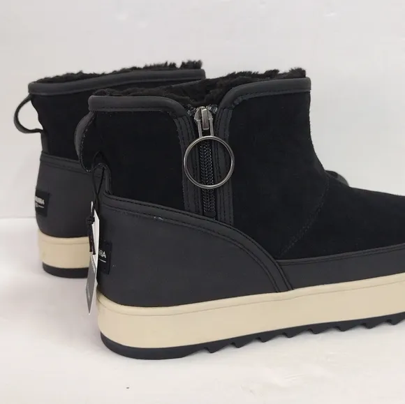 KOOLABURRA by UGG Zip up black suede boots women's size 10.NEW!! 🔥 NWT