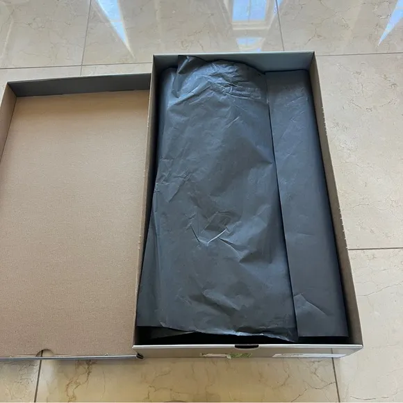 La Canadienne Sz 5.5 NIB Women's Black Suede Knee-High Boots