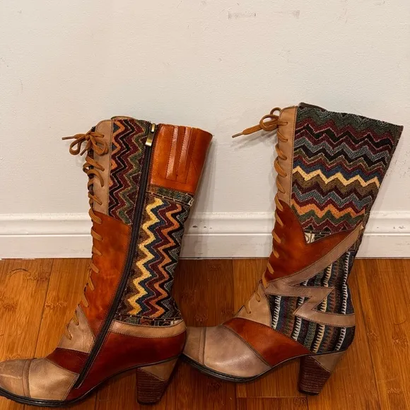 L'ARTISTE Brown and Tan Lace Up Boots with Western Flair