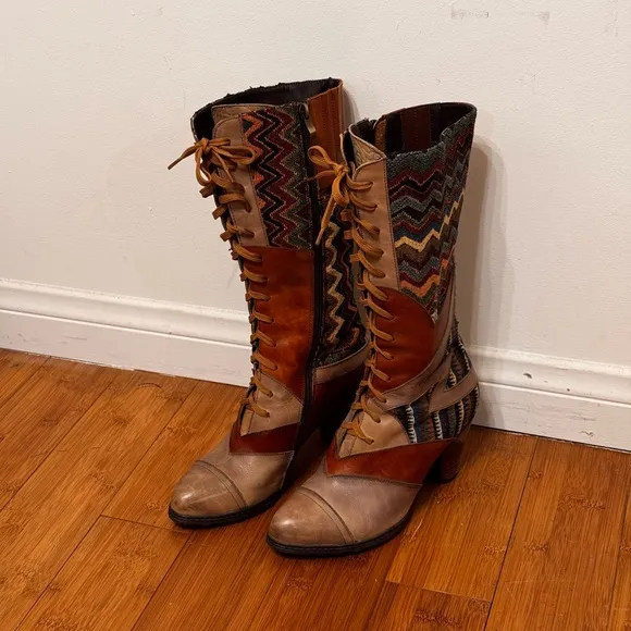 L'ARTISTE Brown and Tan Lace Up Boots with Western Flair