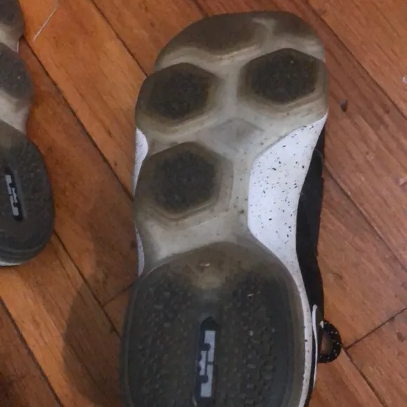 LeBron 14 BG 'Black Ice' basketball shoes