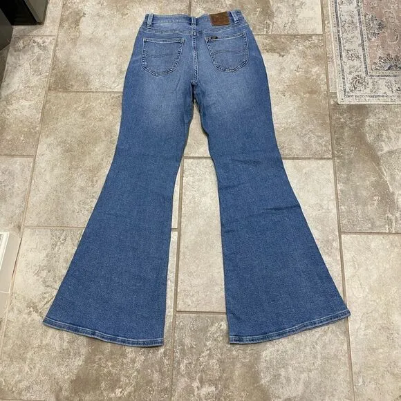 Lee Vintage Modern High Rise Flare Jeans 27x33 NWT Stretch Distressed Denim