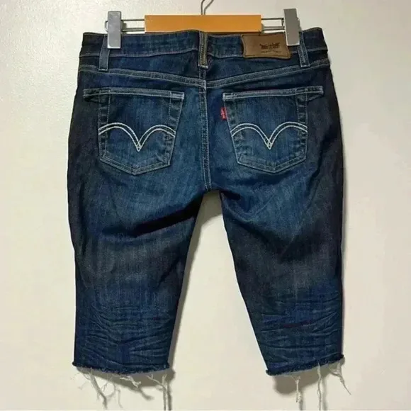 Levi’s 517 Women’s Distressed Cut-Off Denim Capris, Size W28 L32 - Vintage Y2K