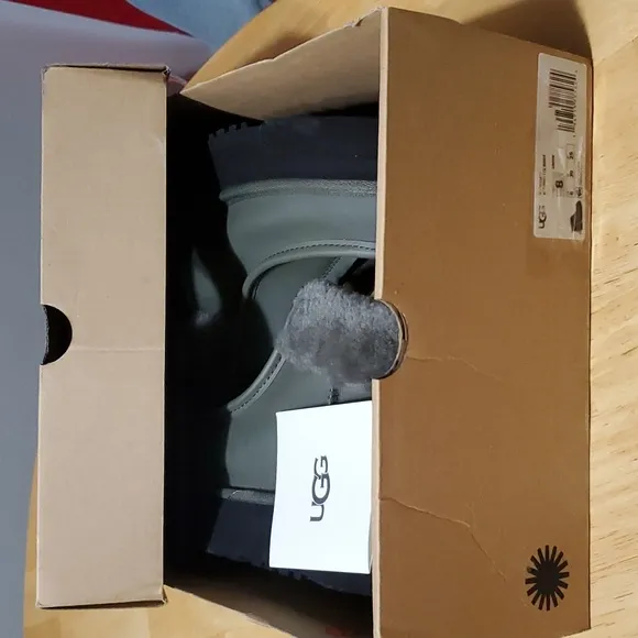Like new Ugg Funkette platform shoe boot