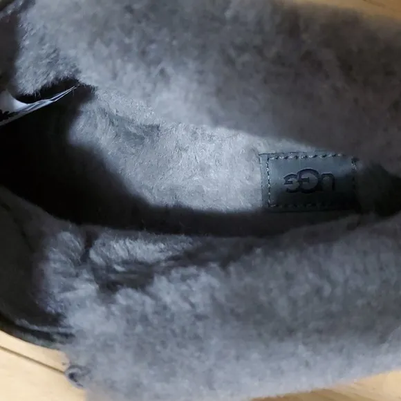 Like new Ugg Funkette platform shoe boot