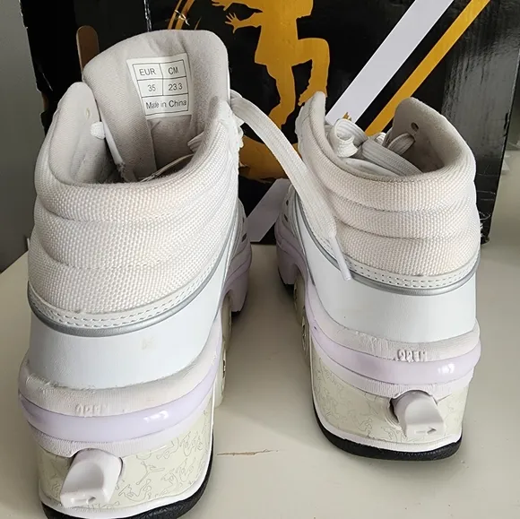 Like New White Rollerskate Shoes Size 35EUR/4.5 US