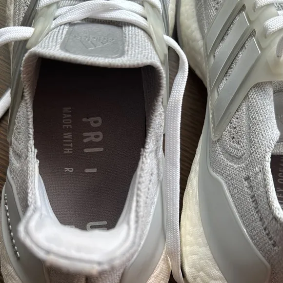 Like New Women’s Adidas Ultraboost Running Shoes
