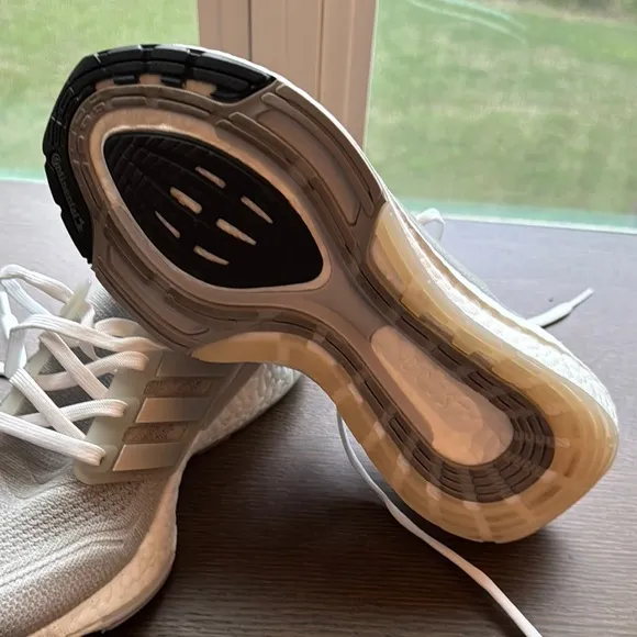 Like New Women’s Adidas Ultraboost Running Shoes