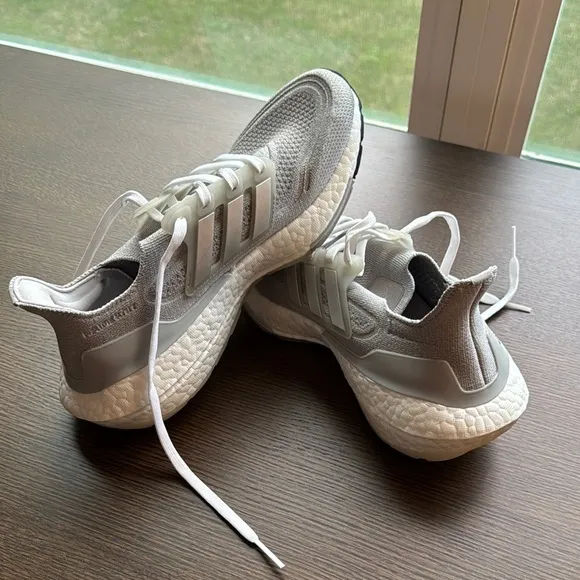 Like New Women’s Adidas Ultraboost Running Shoes
