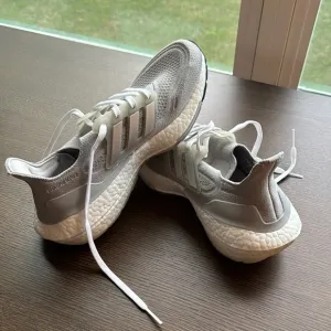 Like New Women’s Adidas Ultraboost Running Shoes