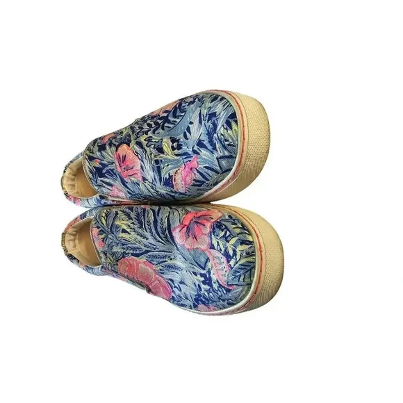 Lilly Pulitzer Julie Sneaker Blue Tropical Flower Slip on Shoe Beach Club Blooms