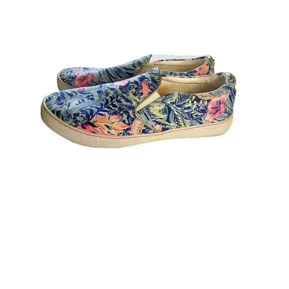 Lilly Pulitzer Julie Sneaker Blue Tropical Flower Slip on Shoe Beach Club Blooms