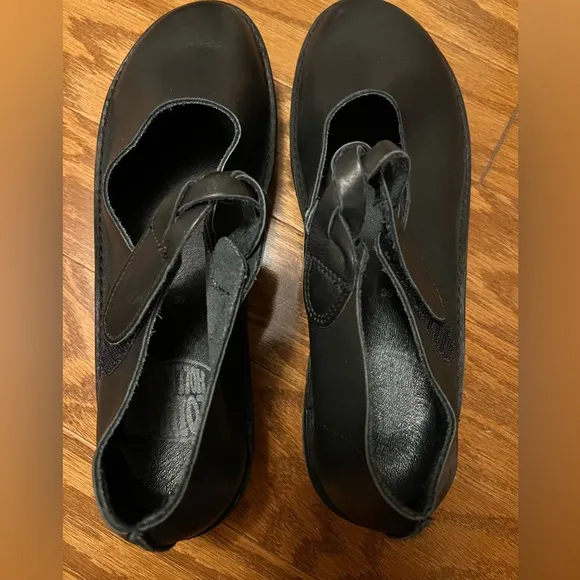 Loints of Holland Black Leather Mary Jane Shoes, size 39 (8) women’s