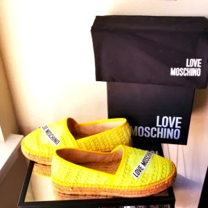 LOVE MOSCHINO women's shoes