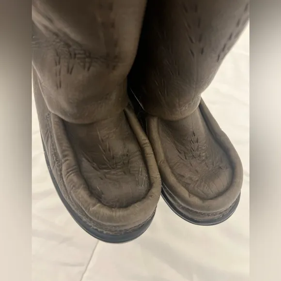 Manitobah Mukluks Gatherer Leather Boots Sheepskin Shearling Lined Waterproof 13