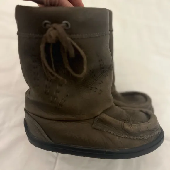 Manitobah Mukluks Gatherer Leather Boots Sheepskin Shearling Lined Waterproof 13