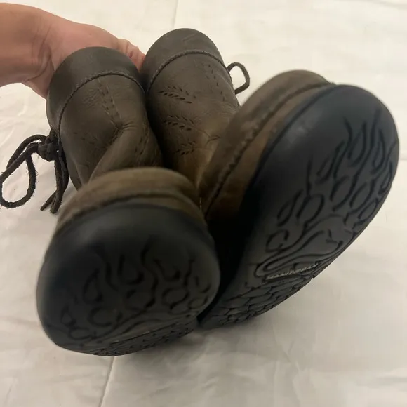 Manitobah Mukluks Gatherer Leather Boots Sheepskin Shearling Lined Waterproof 13