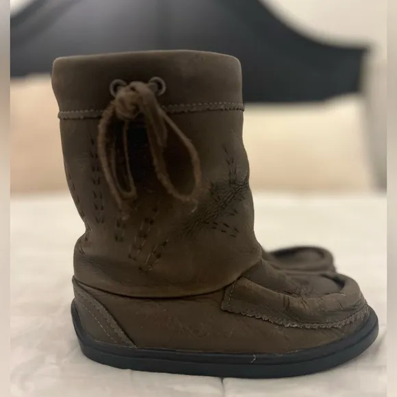 Manitobah Mukluks Gatherer Leather Boots Sheepskin Shearling Lined Waterproof 13