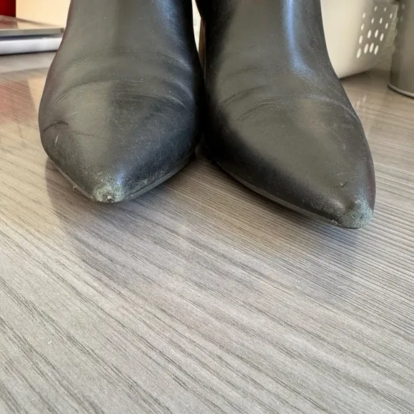 Marc Fisher Black Leather Zip Up Boots With Heel Booties Size 8