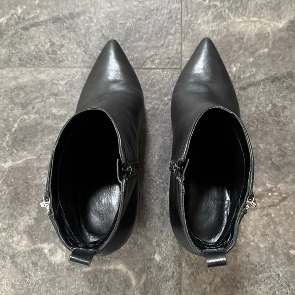 Marc Fisher Black Leather Zip Up Boots With Heel Booties Size 8