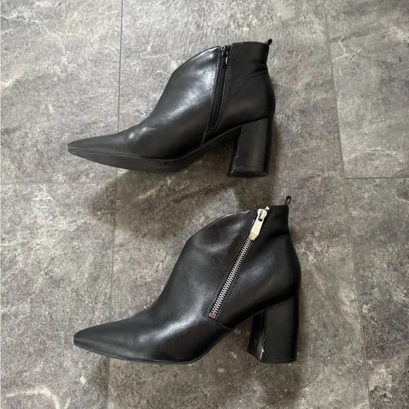 Marc Fisher Black Leather Zip Up Boots With Heel Booties Size 8